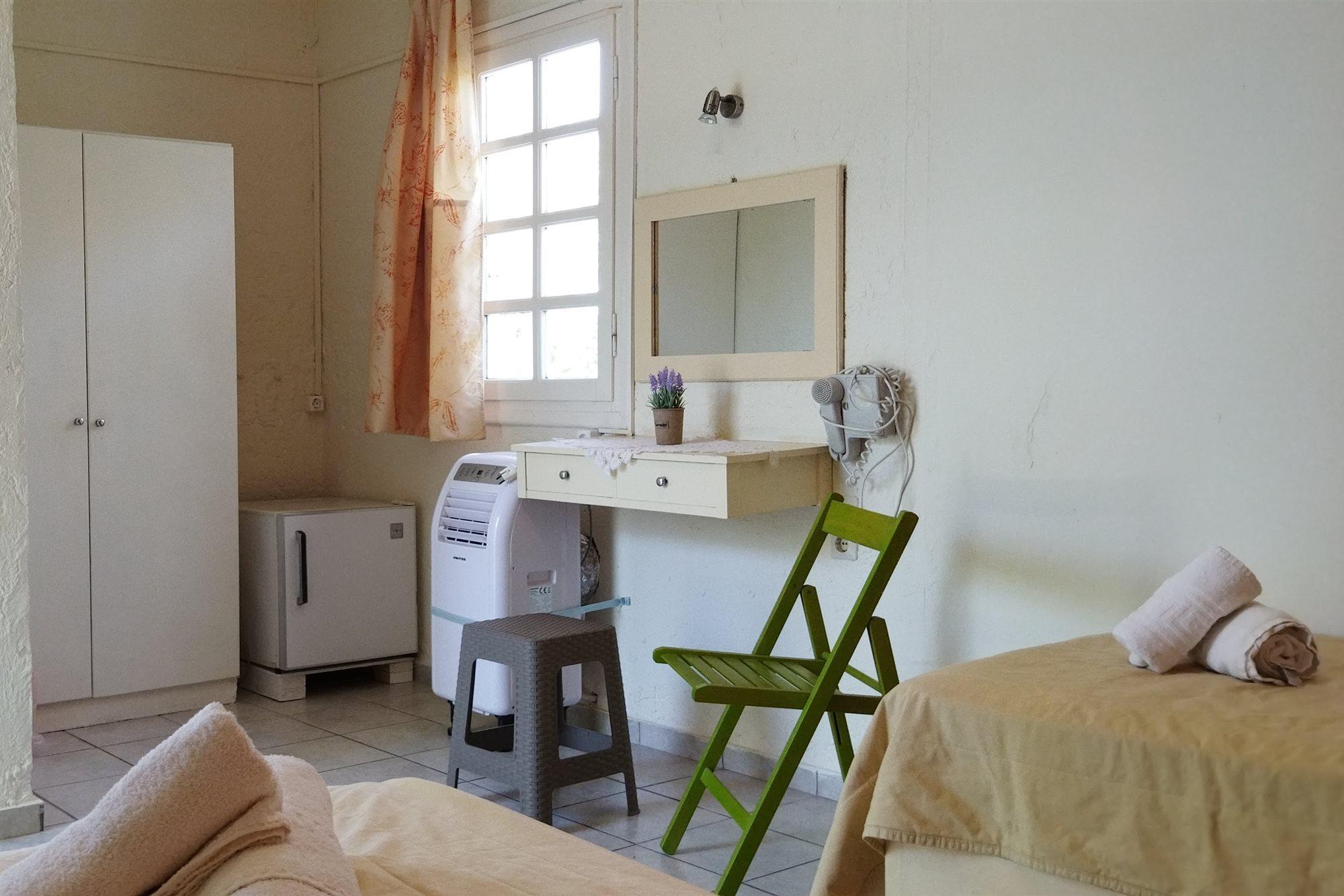 Cleo Rooms 250M From The Beach Malia Eksteriør bilde