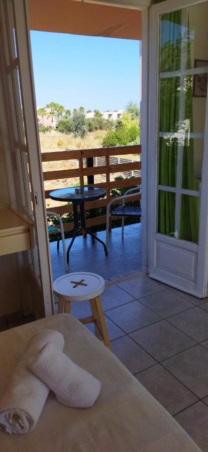 Cleo Rooms 250M From The Beach Malia Eksteriør bilde