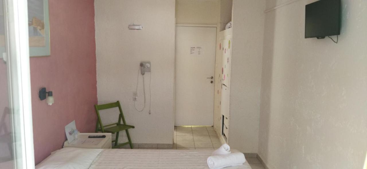 Cleo Rooms 250M From The Beach Malia Eksteriør bilde