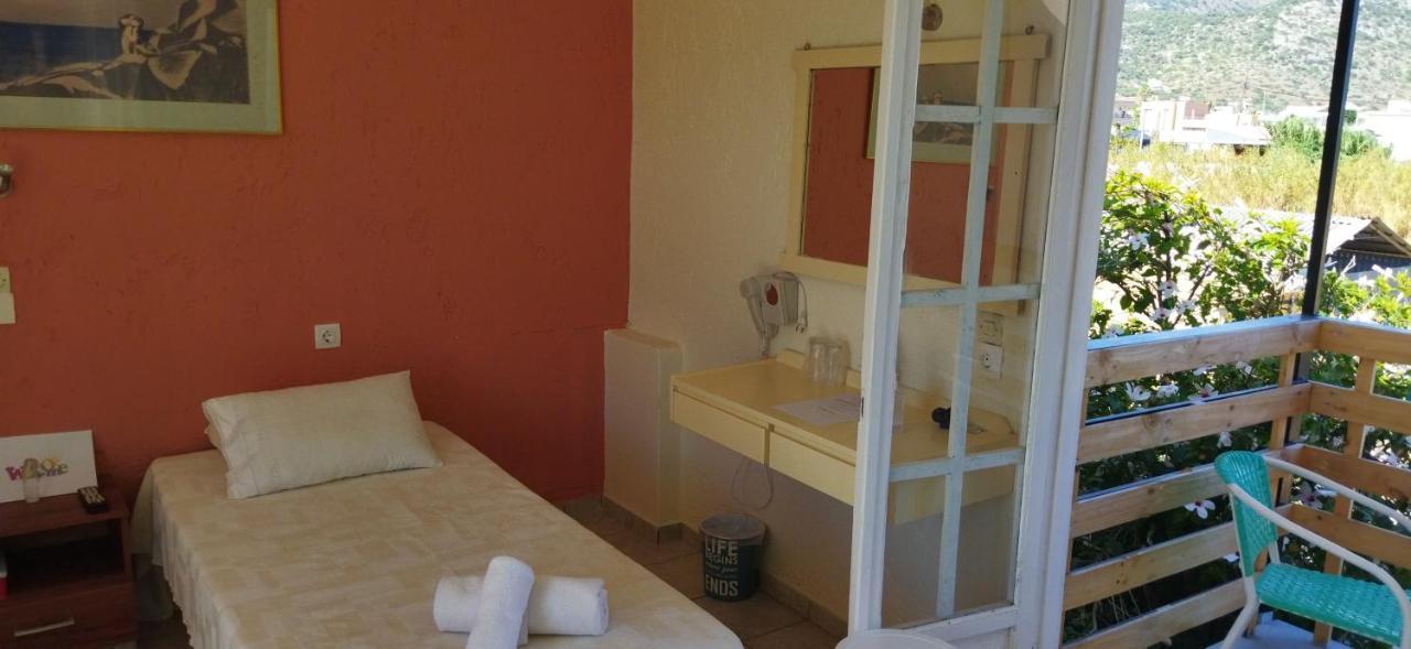 Cleo Rooms 250M From The Beach Malia Eksteriør bilde